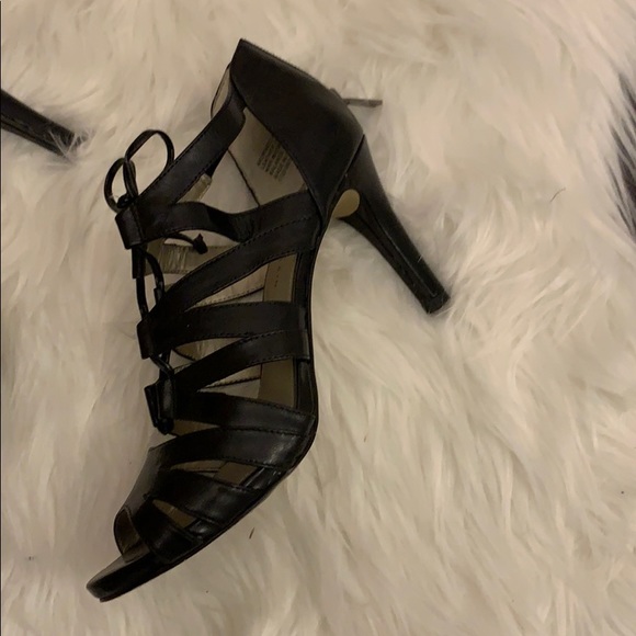 Anne Klein Black tie up with rear zipper heels - Picture 3 of 4